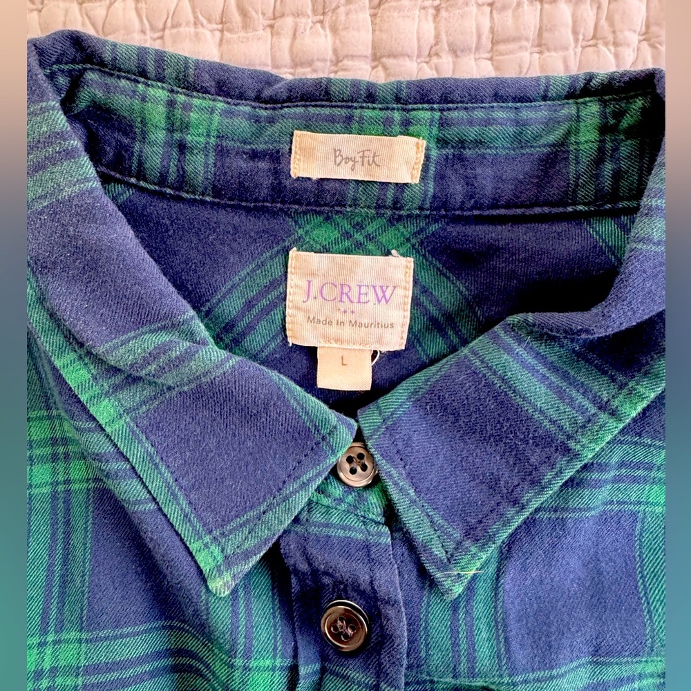 J.Crew navy and green boy fit women’s flannel